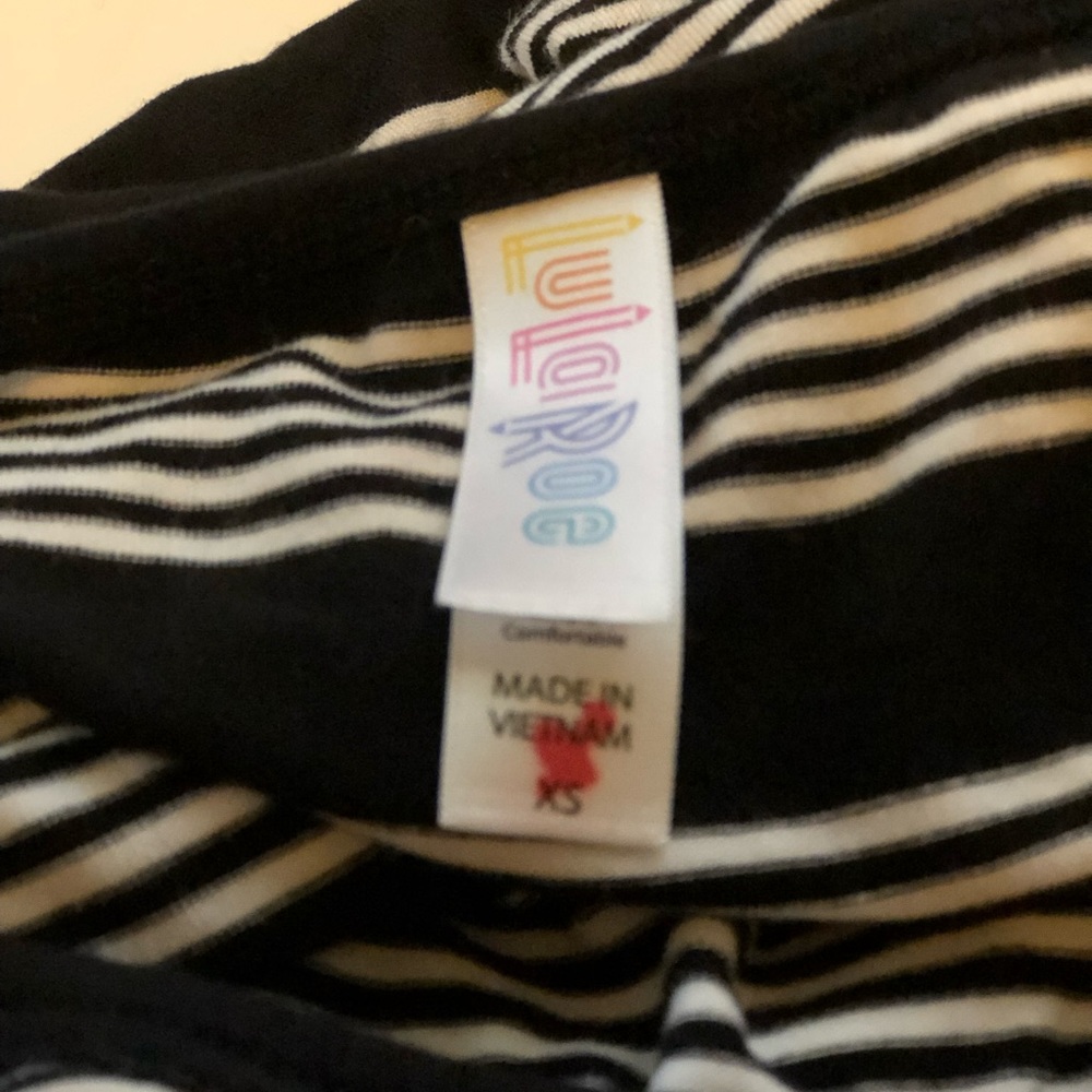 Lularoe Tee - Picture 3 of 3
